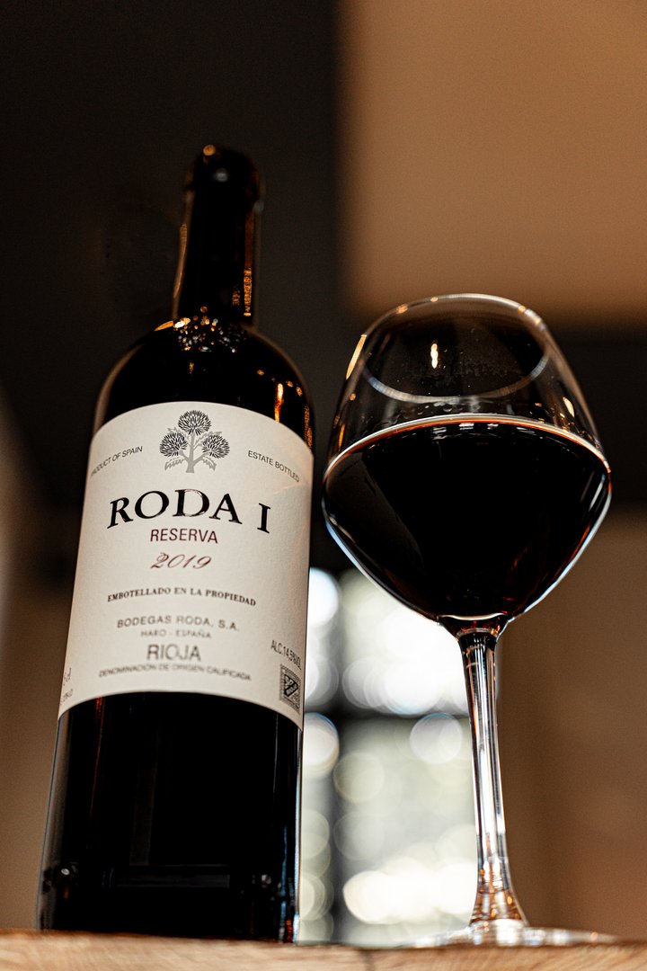 Fine wine selection with Roda Reserva 2019 Rioja
